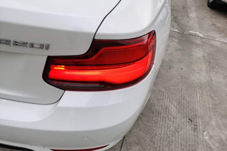 Used BMW 2 Series 2018 220i Sport Design Package Exterior 6