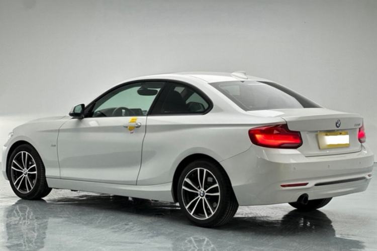 Used BMW 2 Series 2018 220i Sport Design Package Exterior 8