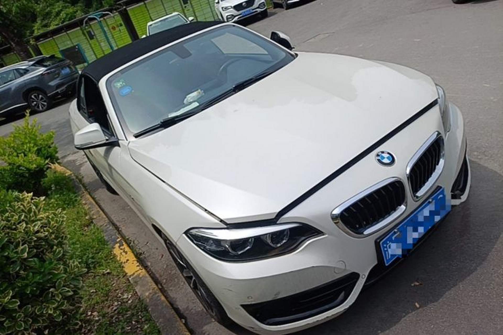 Used BMW 2 Series 2018 220i Convertible Coupe Sports Design Package Front Right 45 Deg