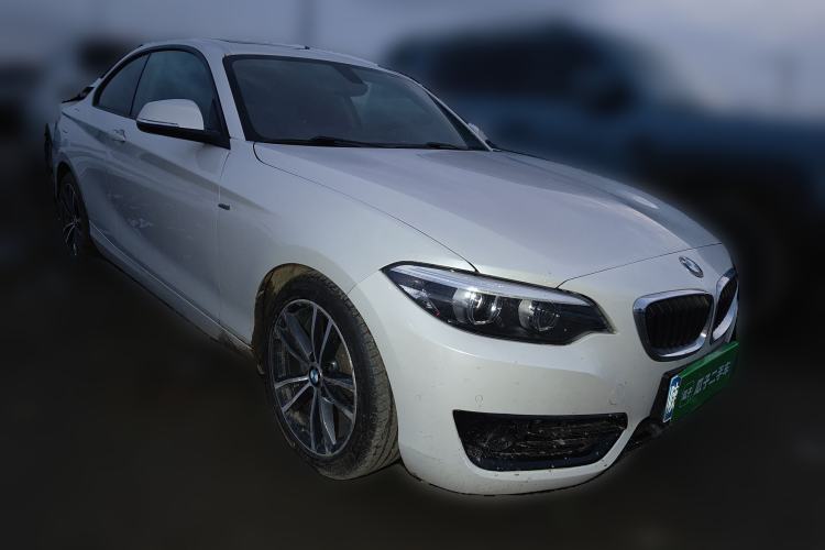 Used BMW 2 Series 2018 220i Sport Design Package Front Right 45 Deg