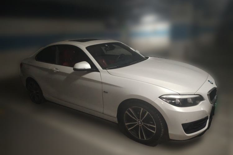 Used BMW 2 Series 2018 220i Sport Design Package Front Right 45 Deg