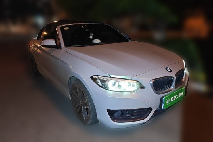 Used BMW 2 Series 2018 220i Convertible Coupe Sports Design Package Front Right 45 Deg