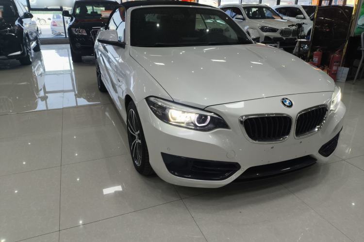 Used BMW 2 Series 2018 220i Convertible Coupe Sports Design Package Front Right 45 Deg