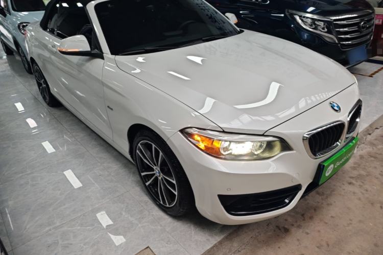 Used BMW 2 Series 2018 220i Convertible Coupe Sports Design Package Front Right 45 Deg