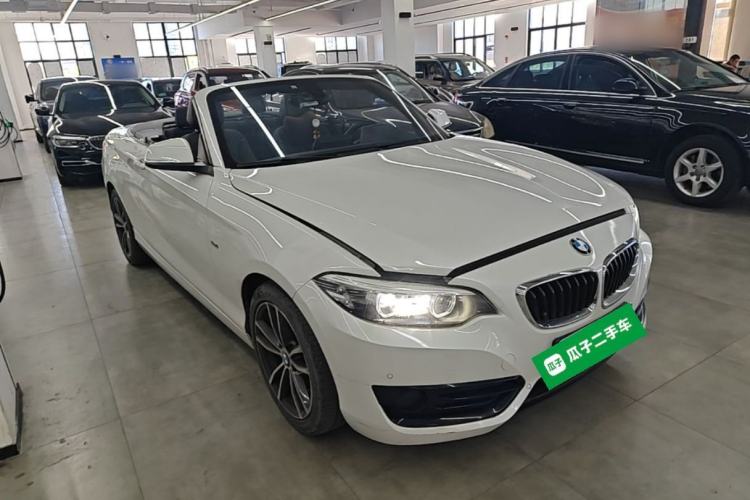 Used BMW 2 Series 2018 220i Convertible Coupe Sports Design Package Front Right 45 Deg