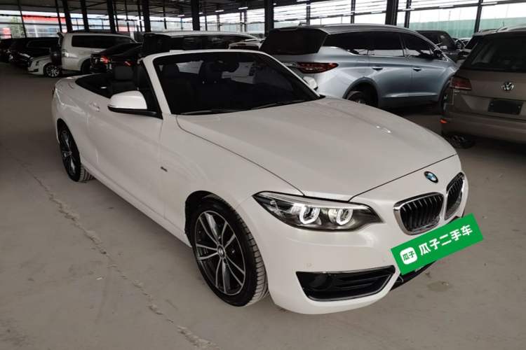 Used BMW 2 Series 2018 220i Convertible Coupe Sports Design Package Front Right 45 Deg