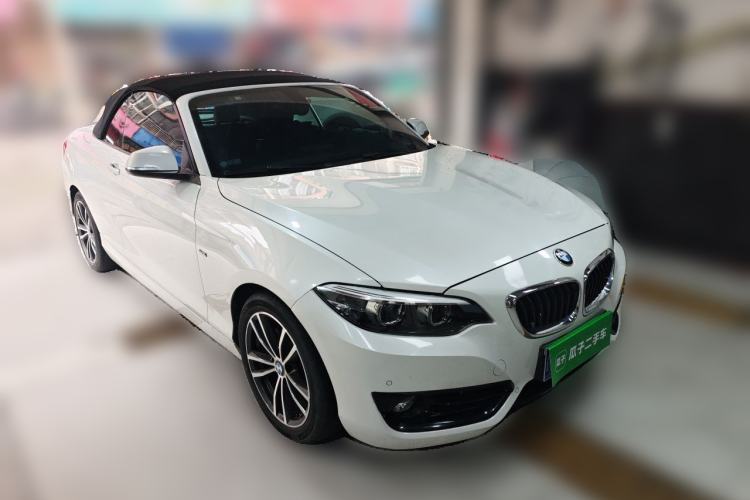 Used BMW 2 Series 2018 220i Convertible Coupe Sports Design Package Front Right 45 Deg