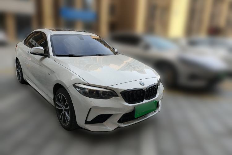 Used BMW 2 Series 2018 220i Sport Design Package Front Right 45 Deg