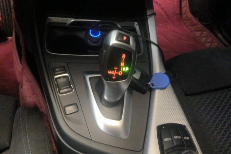 Used BMW 2 Series 2018 225i Convertible Coupe M Sport Edition Gear Lever