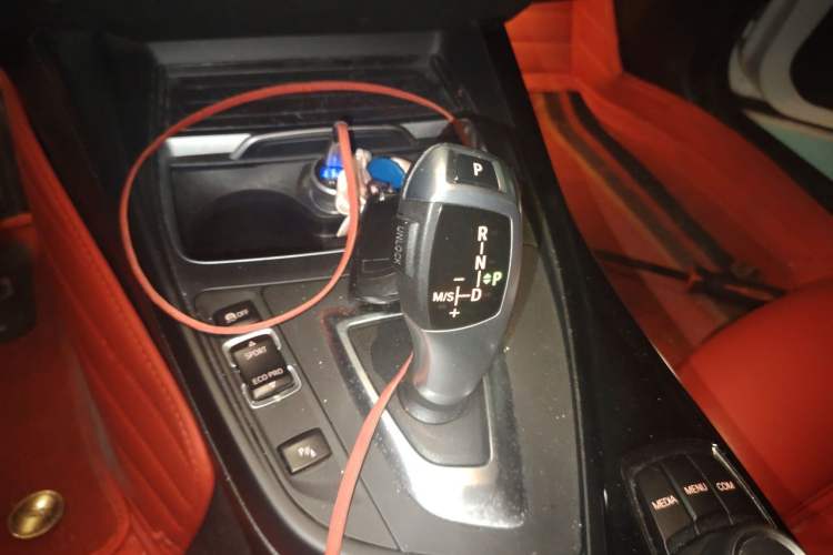 Used BMW 2 Series 2018 220i Sport Design Package Gear Lever