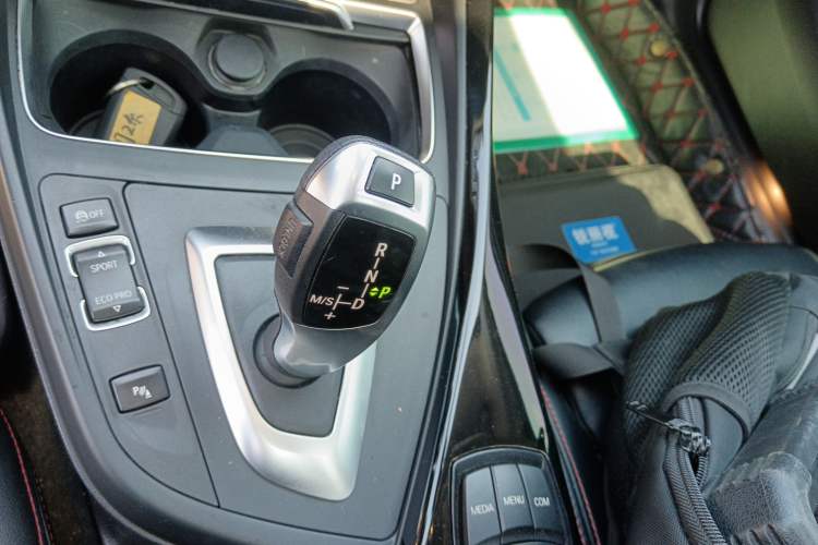 Used BMW 2 Series 2018 220i Sport Design Package Gear Lever