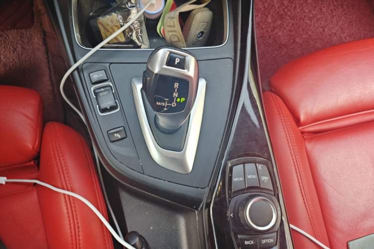 Used BMW 2 Series 2018 220i Convertible Coupe Sports Design Package Gear Lever