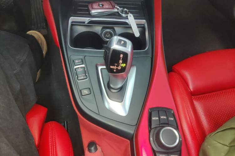 Used BMW 2 Series 2018 225i Convertible Coupe M Sport Edition Gear Lever