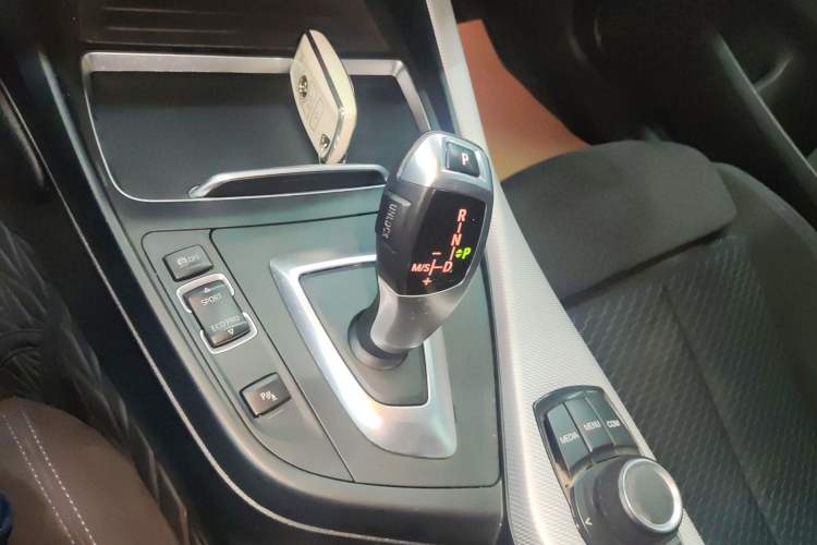Used BMW 2 Series 2018 225i Convertible Coupe M Sport Edition Gear Lever
