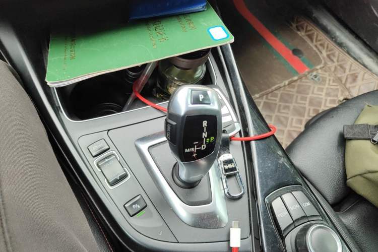 Used BMW 2 Series 2018 220i Convertible Coupe Sports Design Package Gear Lever