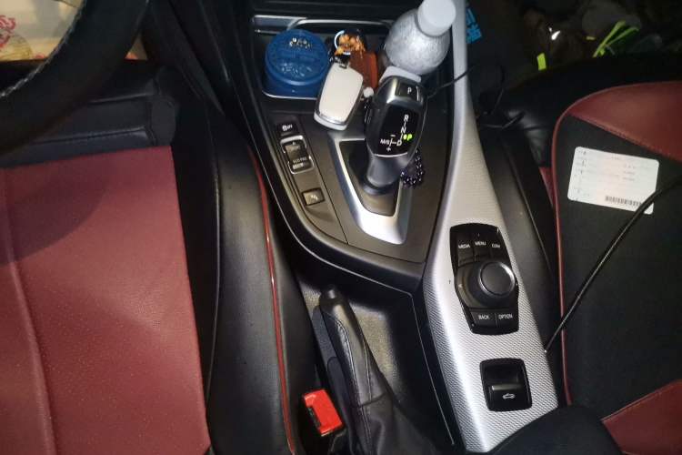 Used BMW 2 Series 2018 225i Convertible Coupe Luxury Model M Sport Package Gear Lever