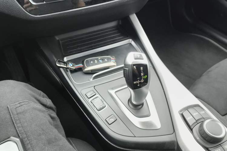 Used BMW 2 Series 2018 225i Convertible Coupe M Sport Edition Gear Lever
