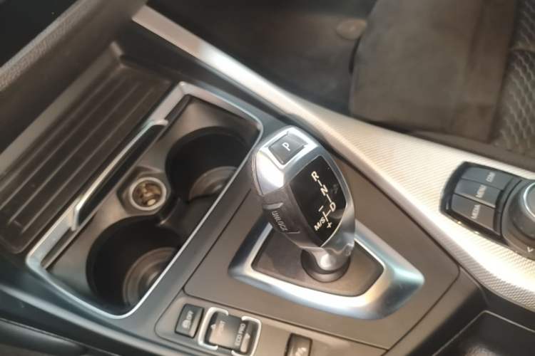 Used BMW 2 Series 2018 225i Convertible Coupe M Sport Edition Gear Lever