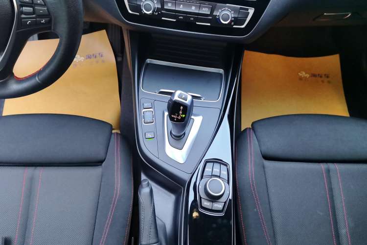 Used BMW 2 Series 2018 220i Sport Design Package Gear Lever