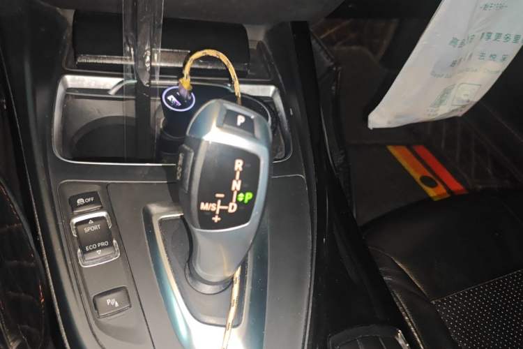 Used BMW 2 Series 2018 220i Sport Design Package Gear Lever