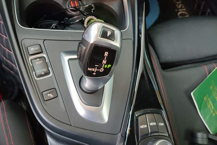 Used BMW 2 Series 2018 220i Sport Design Package Gear Lever