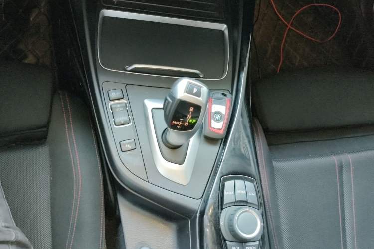 Used BMW 2 Series 2018 220i Sport Design Package Gear Lever