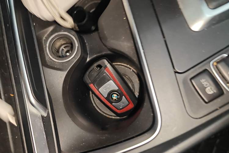 Used BMW 2 Series 2018 220i Convertible Coupe Sports Design Package Interior 1