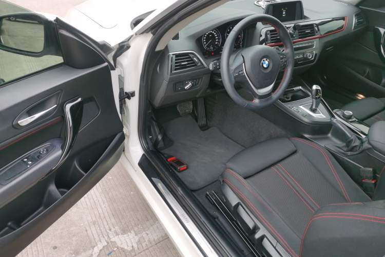 Used BMW 2 Series 2018 220i Sport Design Package Interior 3