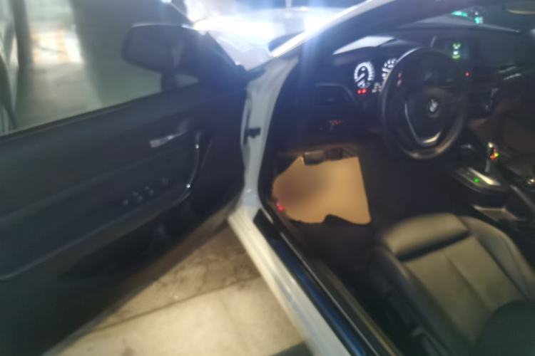 Used BMW 2 Series 2018 220i Convertible Coupe Sports Design Package Interior 3
