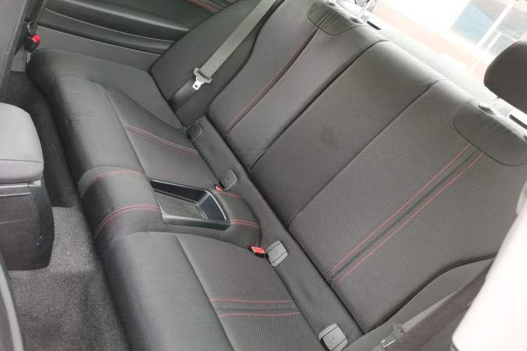 Used BMW 2 Series 2018 220i Sport Design Package Interior 4