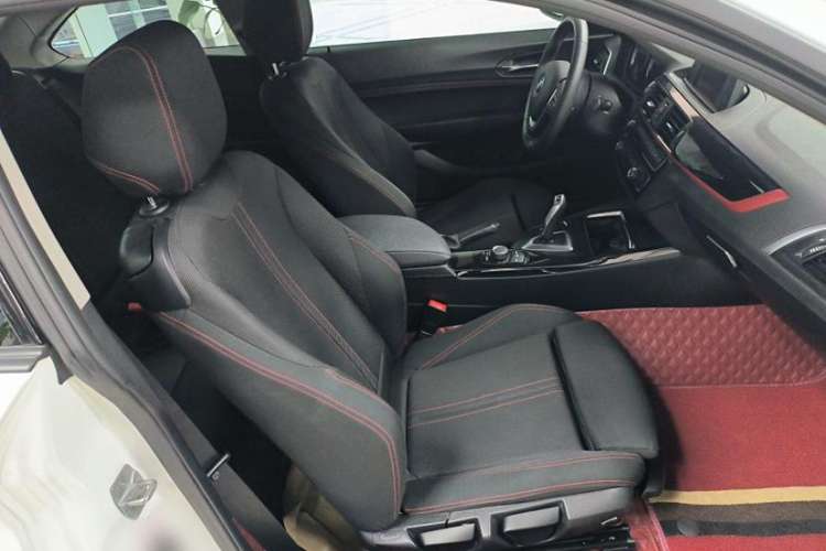 Used BMW 2 Series 2018 220i Sport Design Package Interior 4