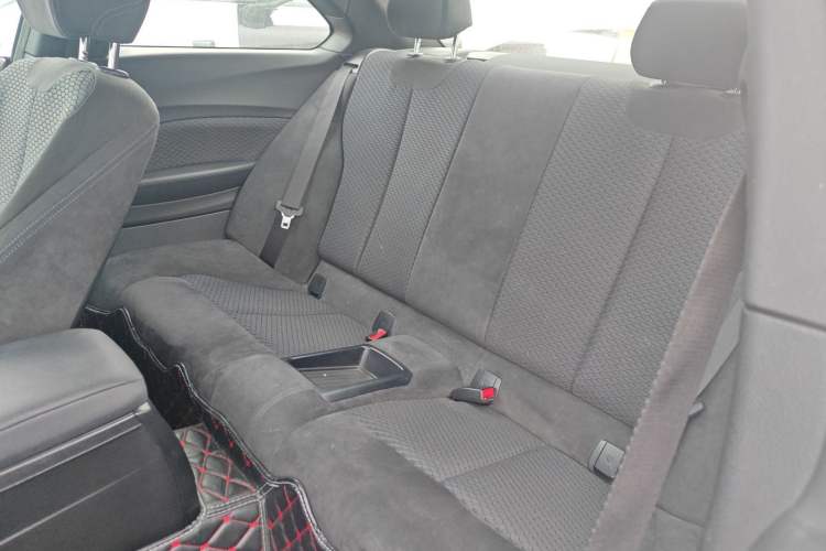 Used BMW 2 Series 2018 225i M Sport Interior 4