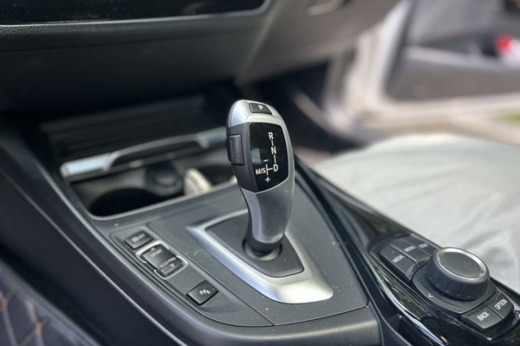 Used BMW 2 Series 2018 220i Sport Design Package Interior 4