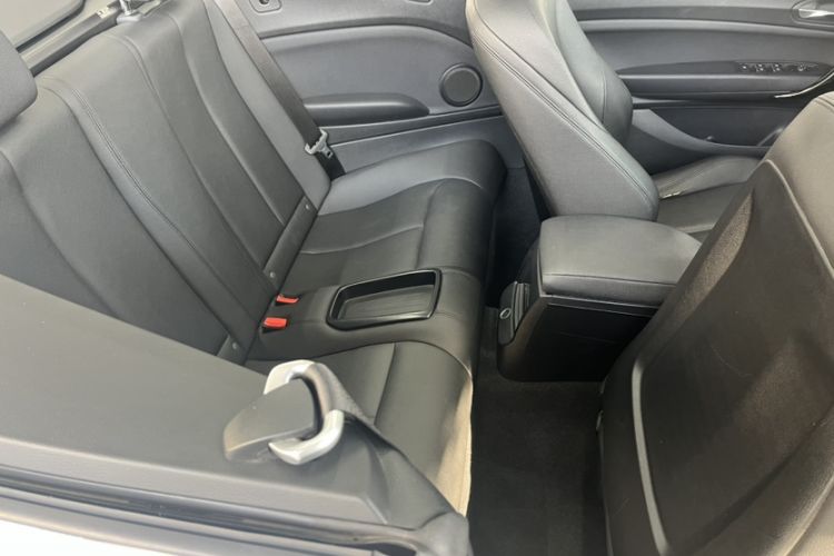 Used BMW 2 Series 2018 220i Convertible Coupe Sports Design Package Interior 5