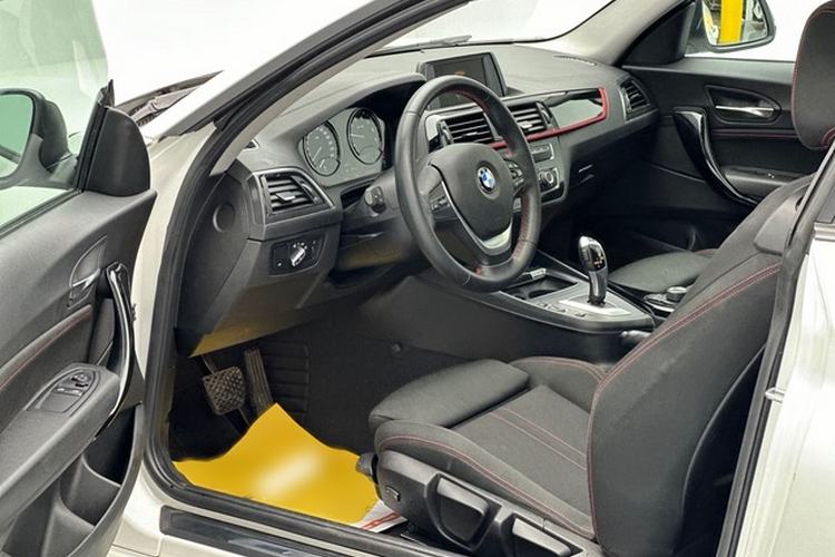 Used BMW 2 Series 2018 220i Sport Design Package Interior 6