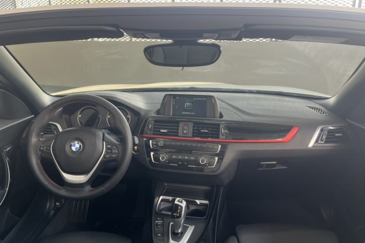 Used BMW 2 Series 2018 220i Convertible Coupe Sports Design Package Interior 6