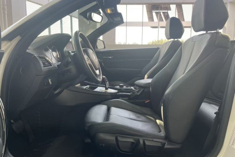 Used BMW 2 Series 2018 220i Convertible Coupe Sports Design Package Interior 7
