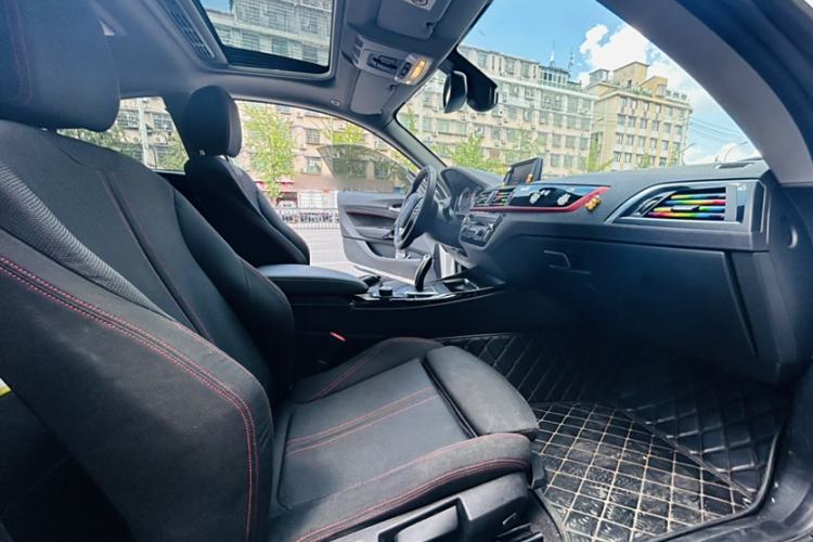 Used BMW 2 Series 2018 220i Sport Design Package Interior 7