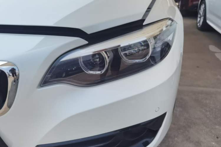 Used BMW 2 Series 2018 220i Convertible Coupe Sports Design Package Left Front Headlight