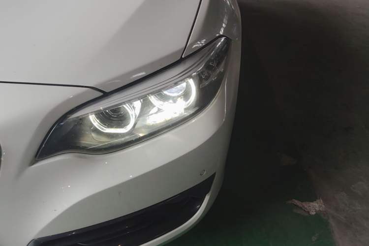 Used BMW 2 Series 2018 220i Convertible Coupe Sports Design Package Left Front Headlight