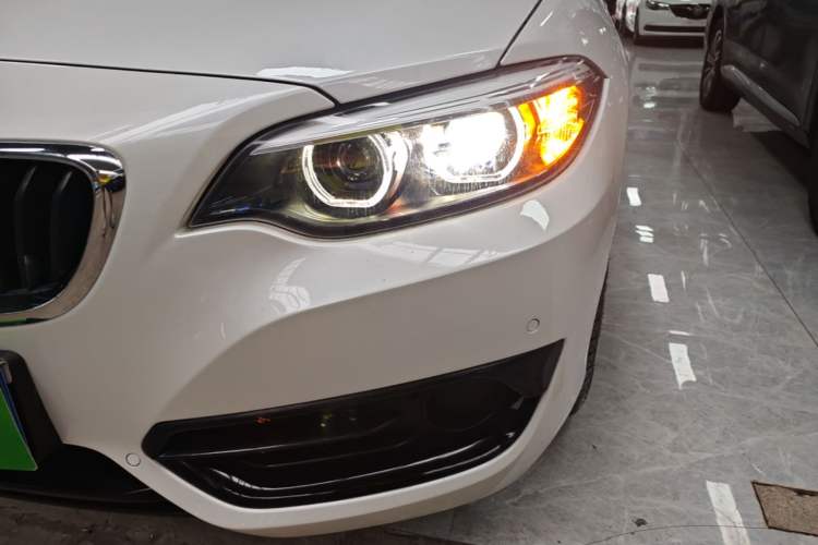 Used BMW 2 Series 2018 220i Convertible Coupe Sports Design Package Left Front Headlight
