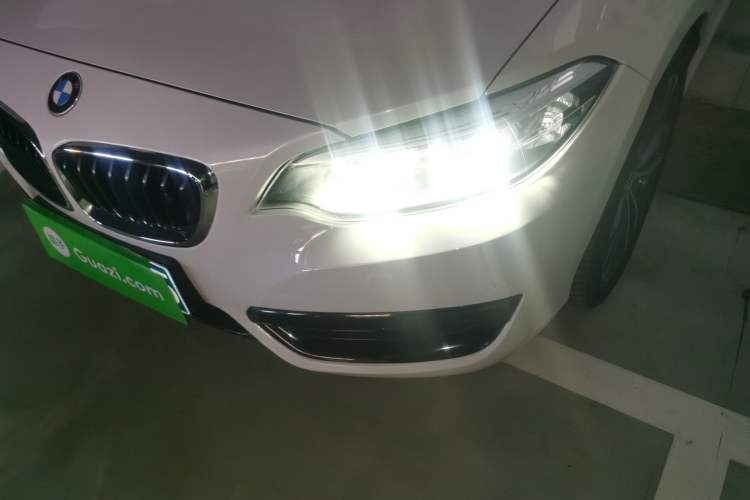 Used BMW 2 Series 2018 220i Convertible Coupe Sports Design Package Left Front Headlight