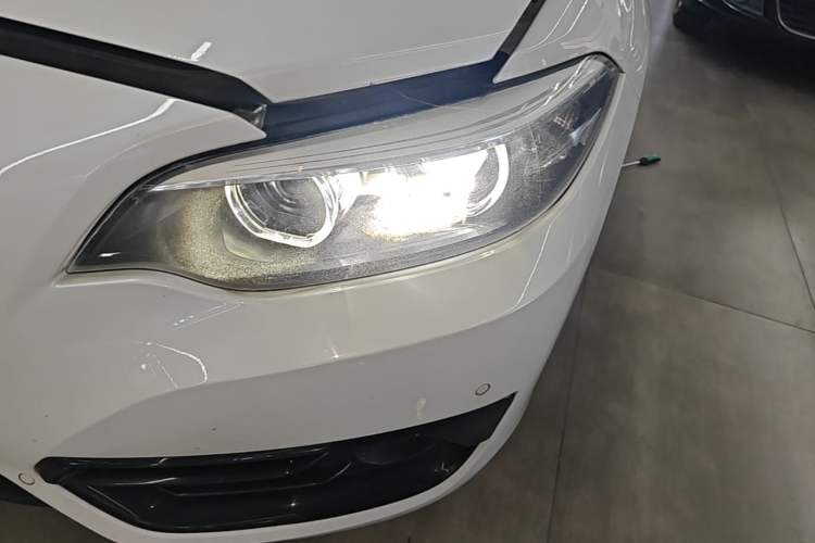 Used BMW 2 Series 2018 220i Convertible Coupe Sports Design Package Left Front Headlight