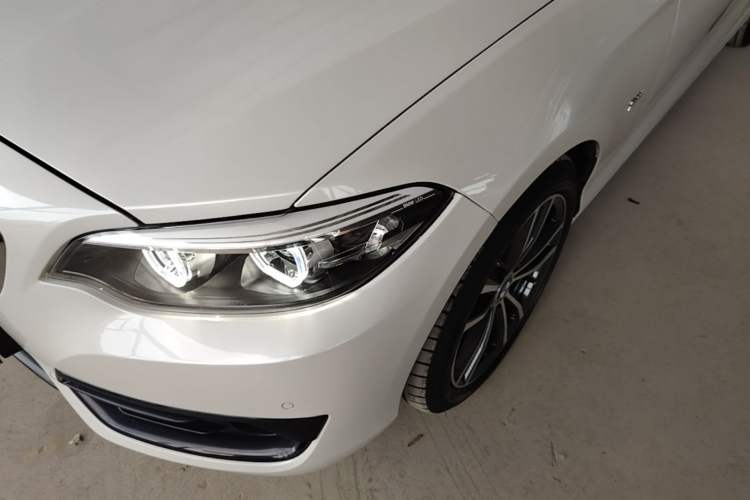 Used BMW 2 Series 2018 220i Convertible Coupe Sports Design Package Left Front Headlight