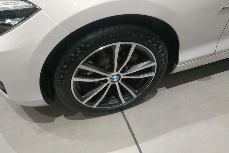 Used BMW 2 Series 2018 220i Sport Design Package Left Front Wheel Hub