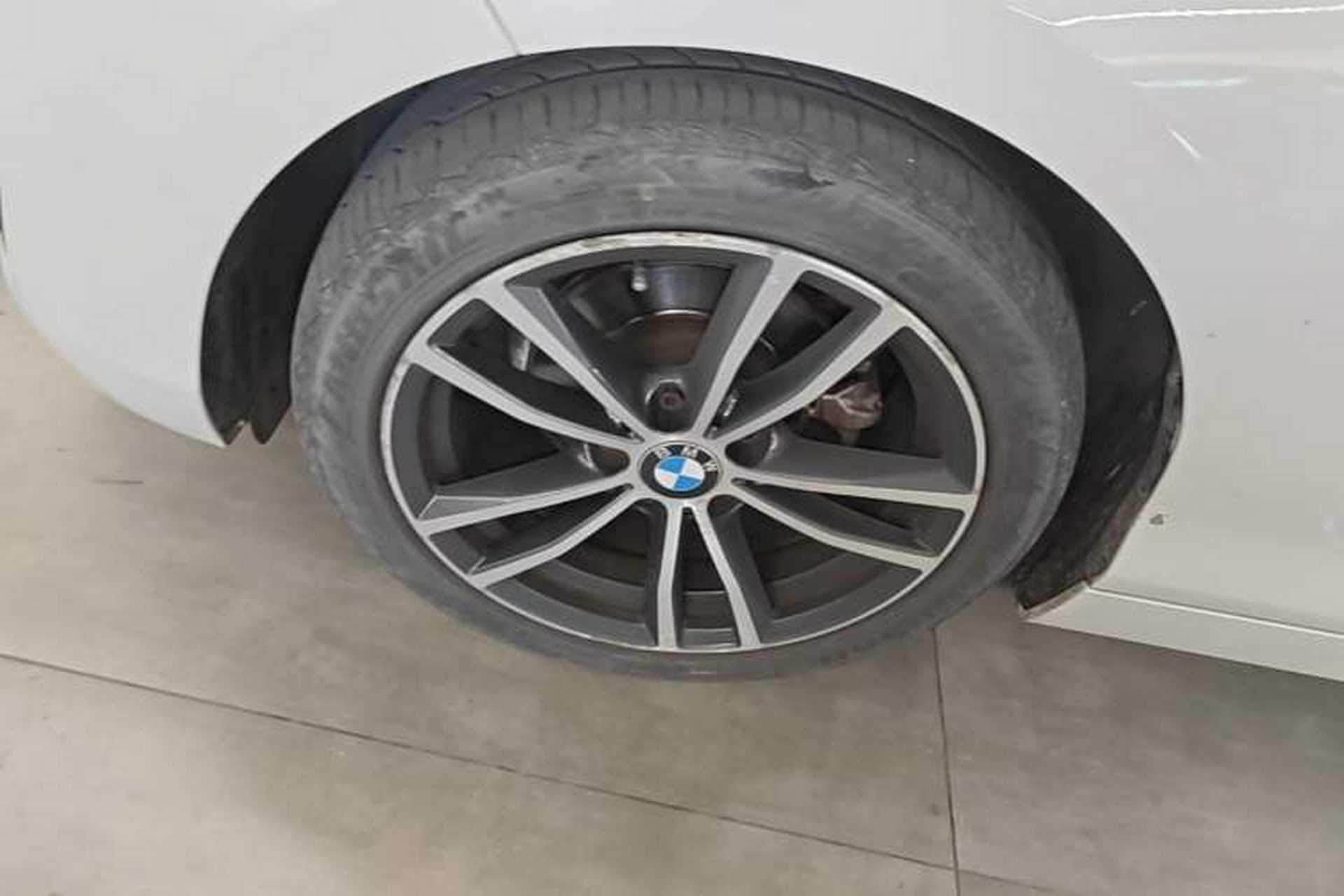 Used BMW 2 Series 2018 220i Convertible Coupe Sports Design Package Left Front Wheel Hub