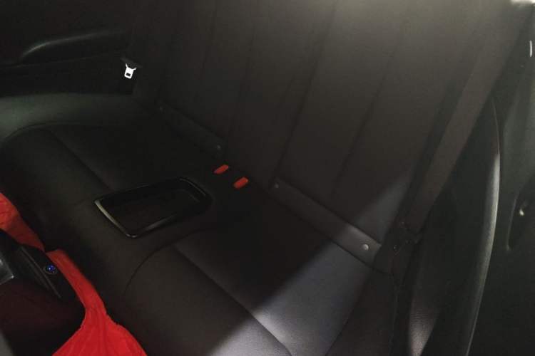 Used BMW 2 Series 2018 220i Convertible Coupe Sports Design Package Left Rear Seat