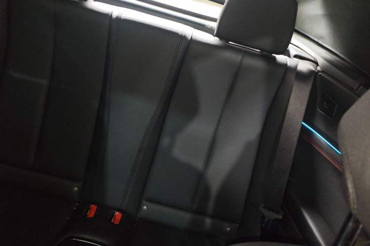 Used BMW 2 Series 2018 220i Convertible Coupe Sports Design Package Left Rear Seat