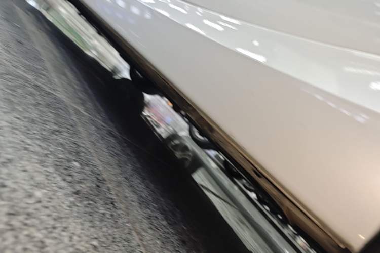 Used BMW 2 Series 2018 220i Convertible Coupe Sports Design Package Left Side Sill