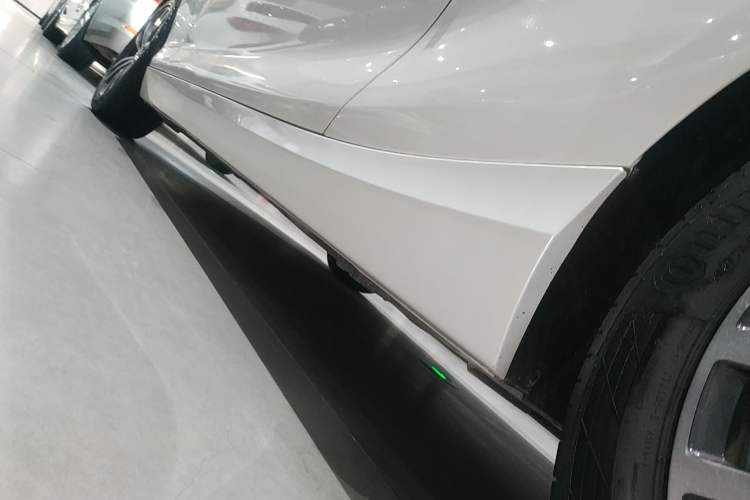 Used BMW 2 Series 2018 220i Sport Design Package Left Side Sill